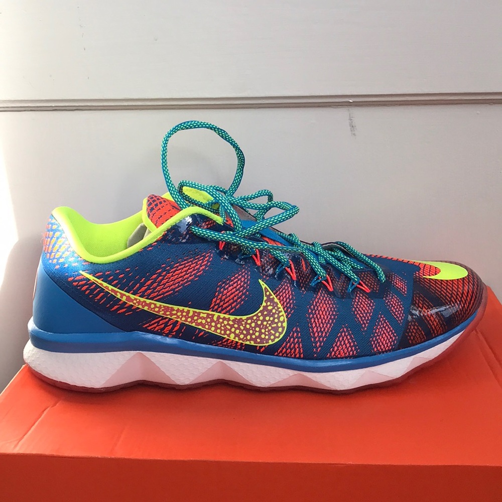 Nike CJ3 flyweave trainer